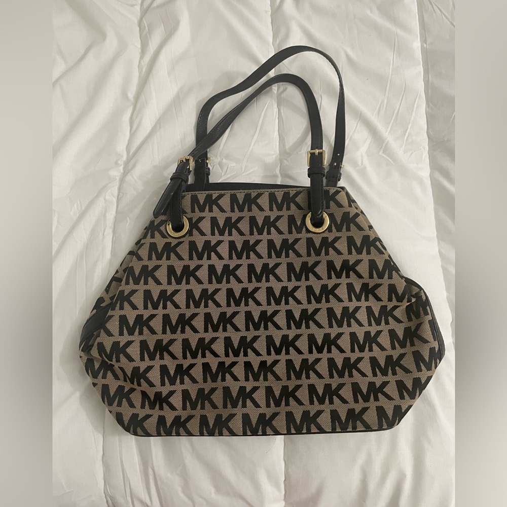 Michael Kors Signature Logo